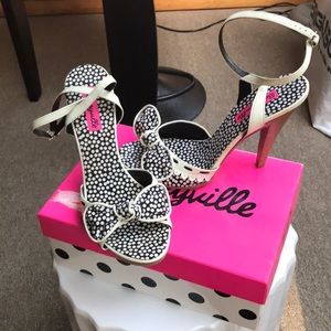 Betseyville sz 9 black white polka dot heels